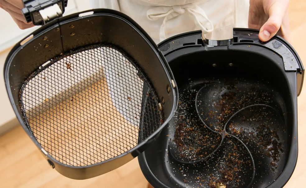 8 sinais de que você precisa limpar a sua Air Fryer agora