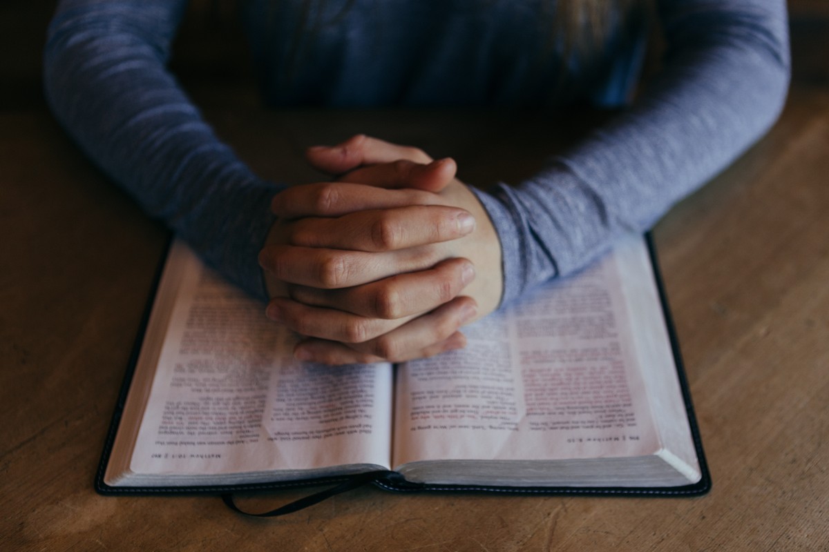 Bíblia Online - Aprenda como baixar a palavra de Deus em seu