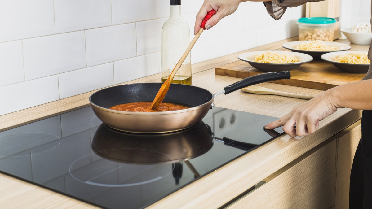 Fogão de indução: tudo o que você precisa saber para comprar e usar bem