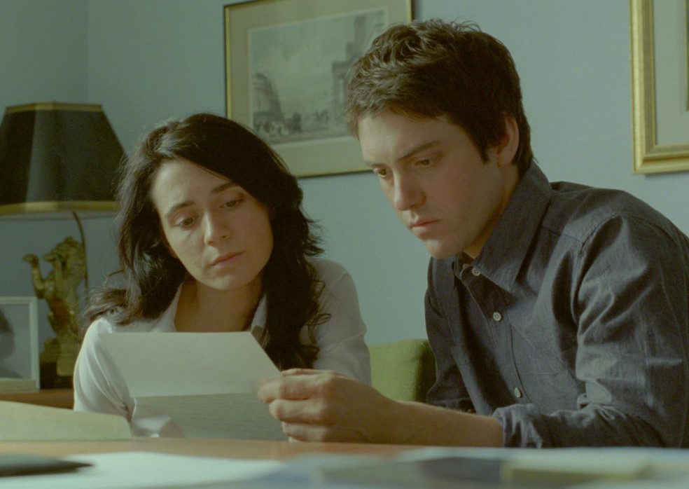 Mélissa Désormeaux-Poulin e Maxim Gaudette em Incendies — Foto: Divulgação/IMDb