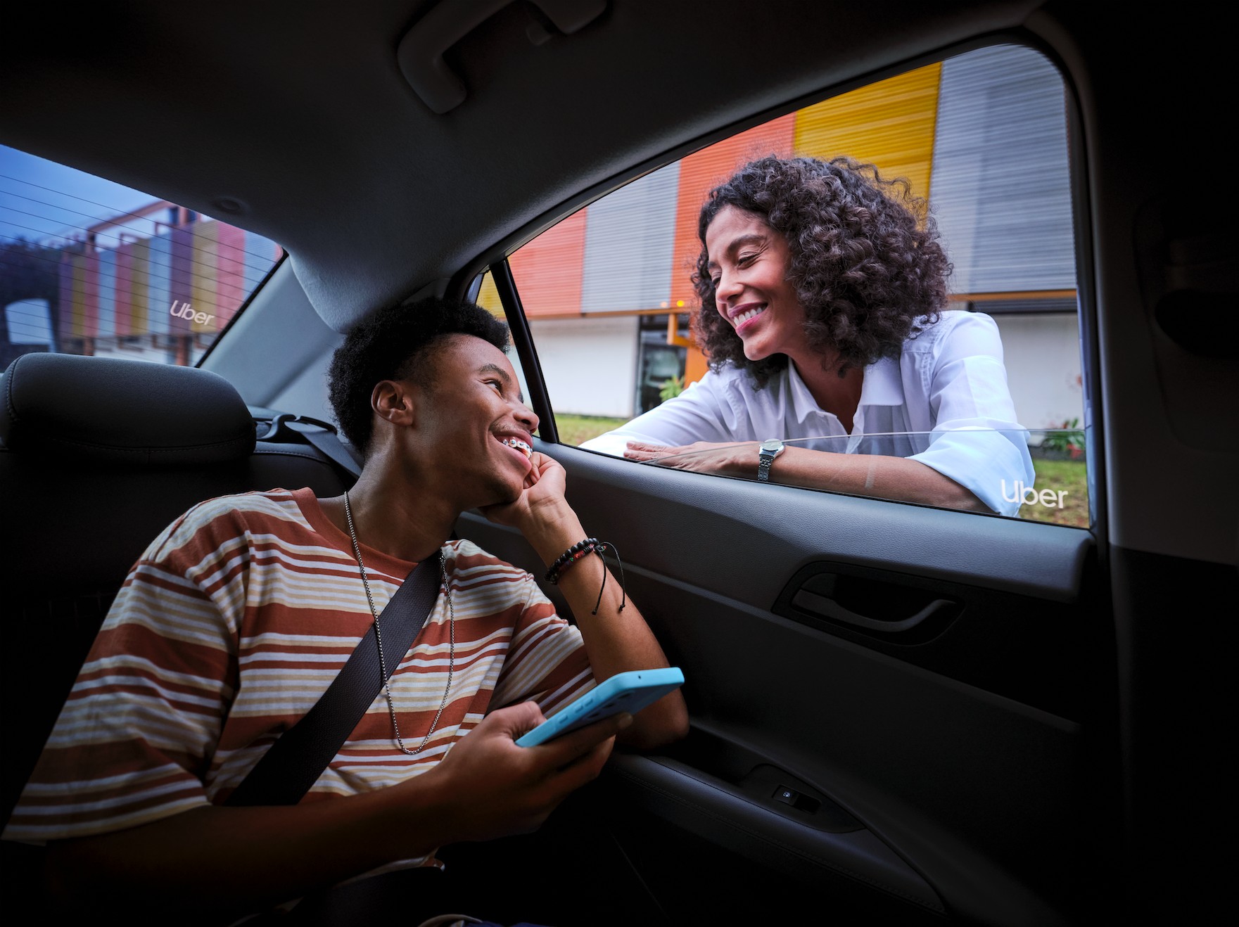 Uber lança vídeo ao vivo para pais acompanharem viagens de adolescentes; veja