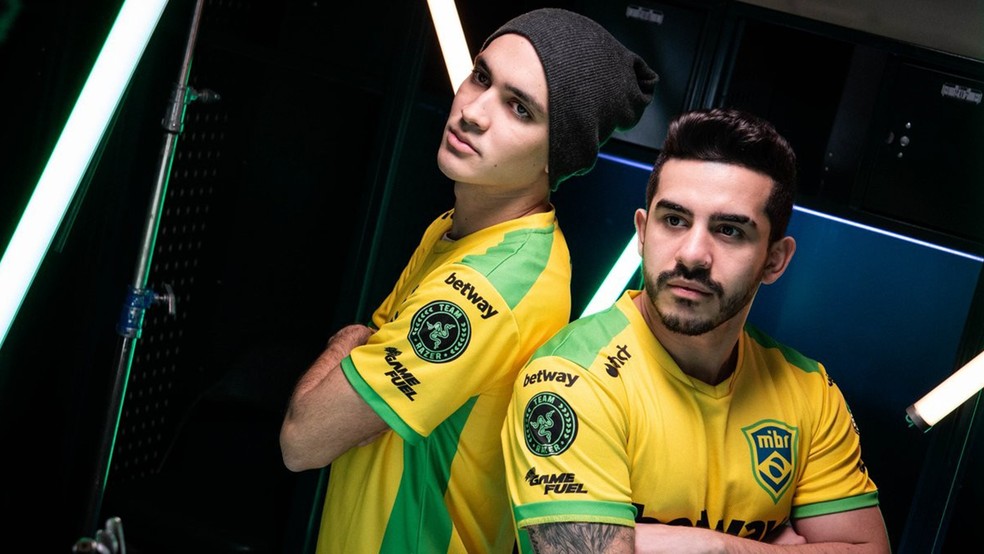 TACO e coldzera em seus tempos de MIBR — Foto: Divulgação/MIBR