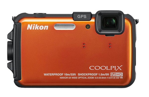 Nikon ニコン　COOLPIX AW100 防水 COOLPIX AW100 da Nikon é à prova d'água, tem GPS e ainda filma em HD