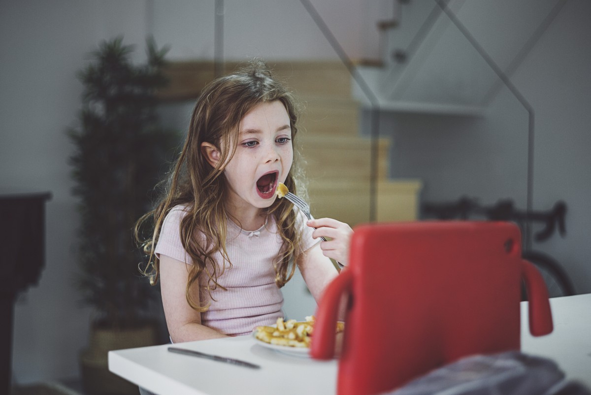 Youtuber preso por abuso: especialistas dizem como proteger crianças online