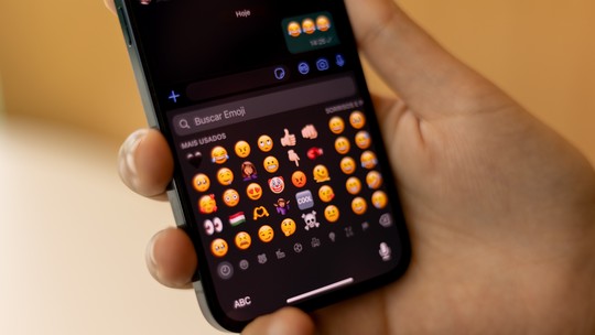 Rosto com olheira e mais: conheça os 8 novos emojis que chegam em 2025 Rosto com olheira e mais: conheça os 8 novos emojis que chegam em 2025