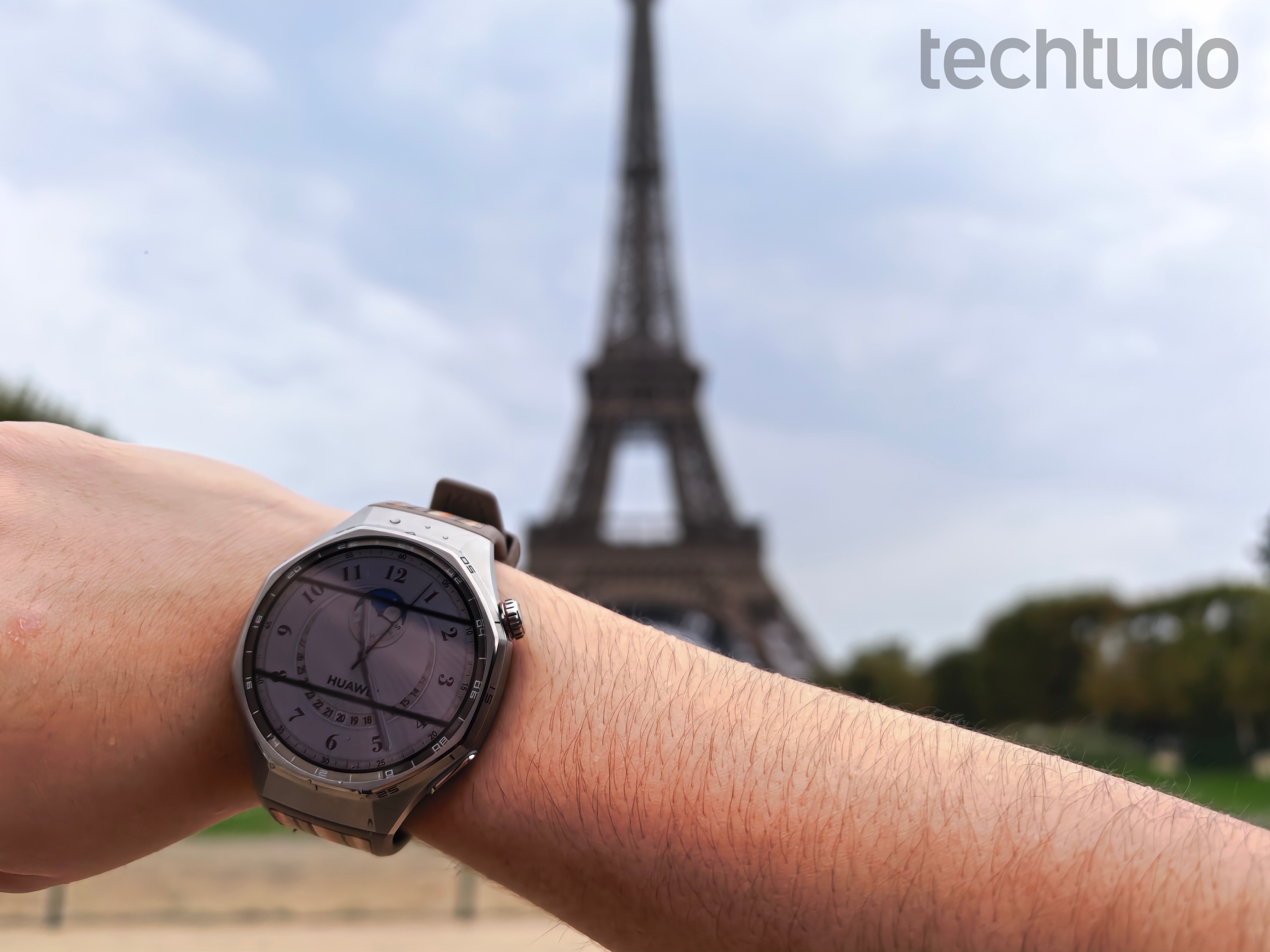 Smartwatch chinês desbanca Apple Watch e é eleito melhor do ano; conheça