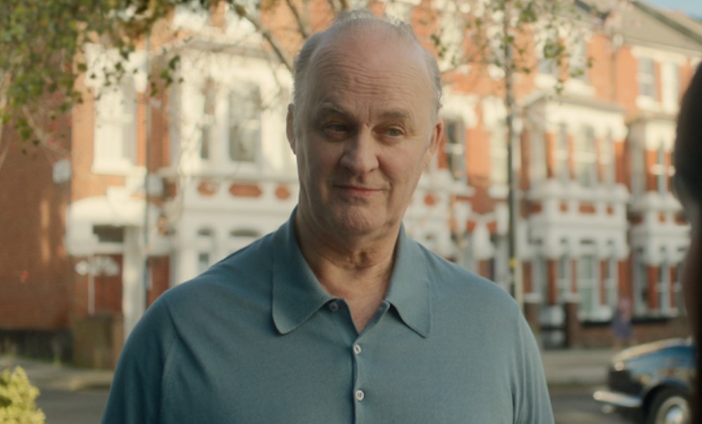 Um Dia: veja personagens e elenco da nova série de romance da Netflix