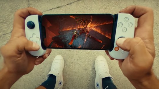 PlayStation anuncia controle para jogar games de PS4 e PS5 no iPhone