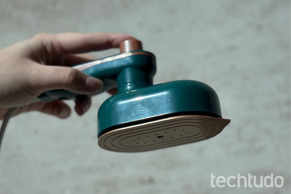 Mini ferro de passar realmente funciona? Confira tudo sobre o aparelho