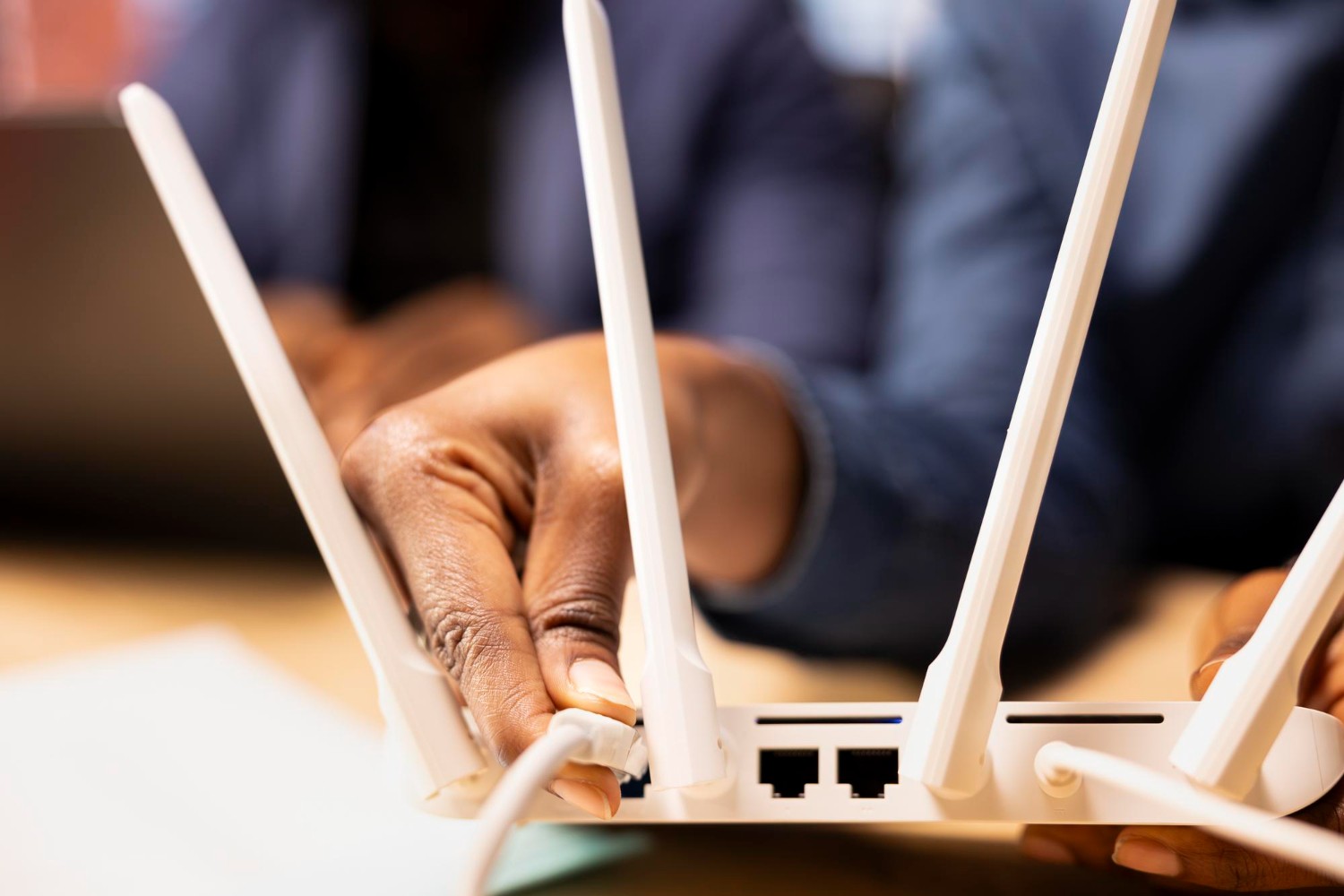 Por que sua Internet cai durante as tempestades de verão?