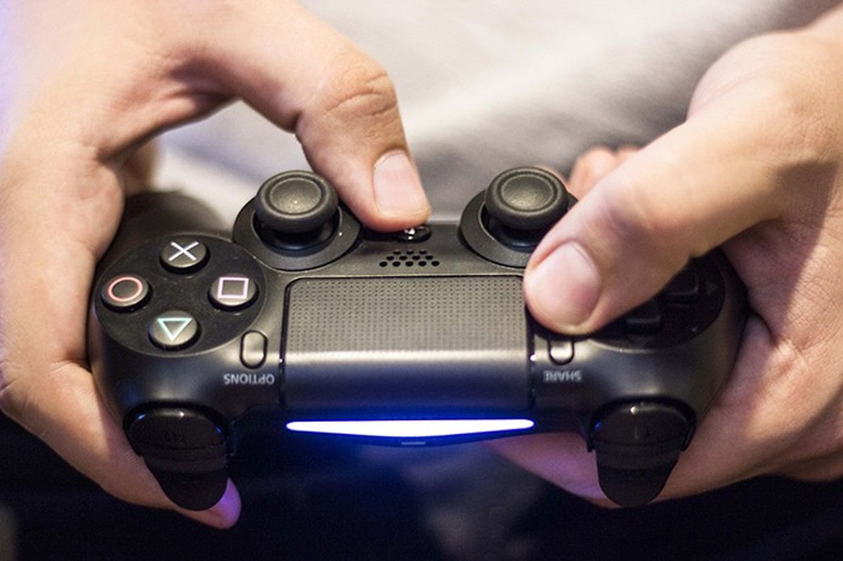 Controle Sem Fio DualSense PlayStation 5 Preto na Americanas Empresas