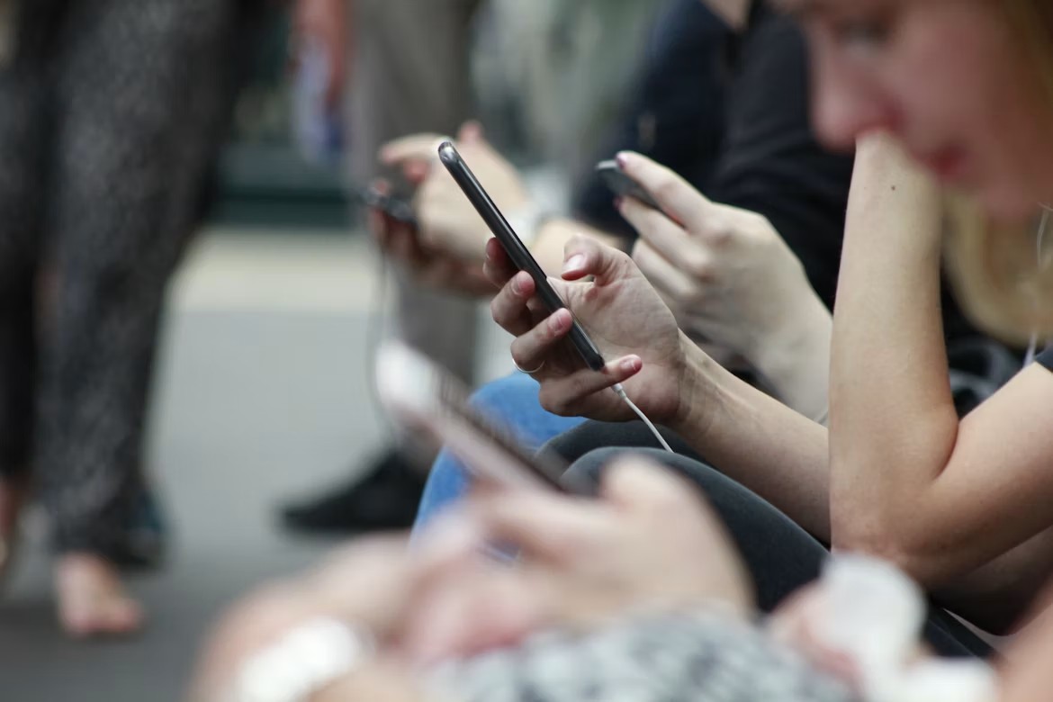 App oficial do TOEIC chega ao Brasil com IA para treinar fluência em inglês