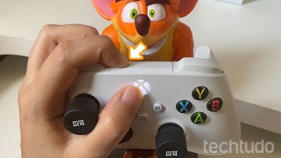 TC Ensina: como conectar seu controle Bluetooth ao PC ou smartphone para  jogar no Xbox Cloud Gaming 