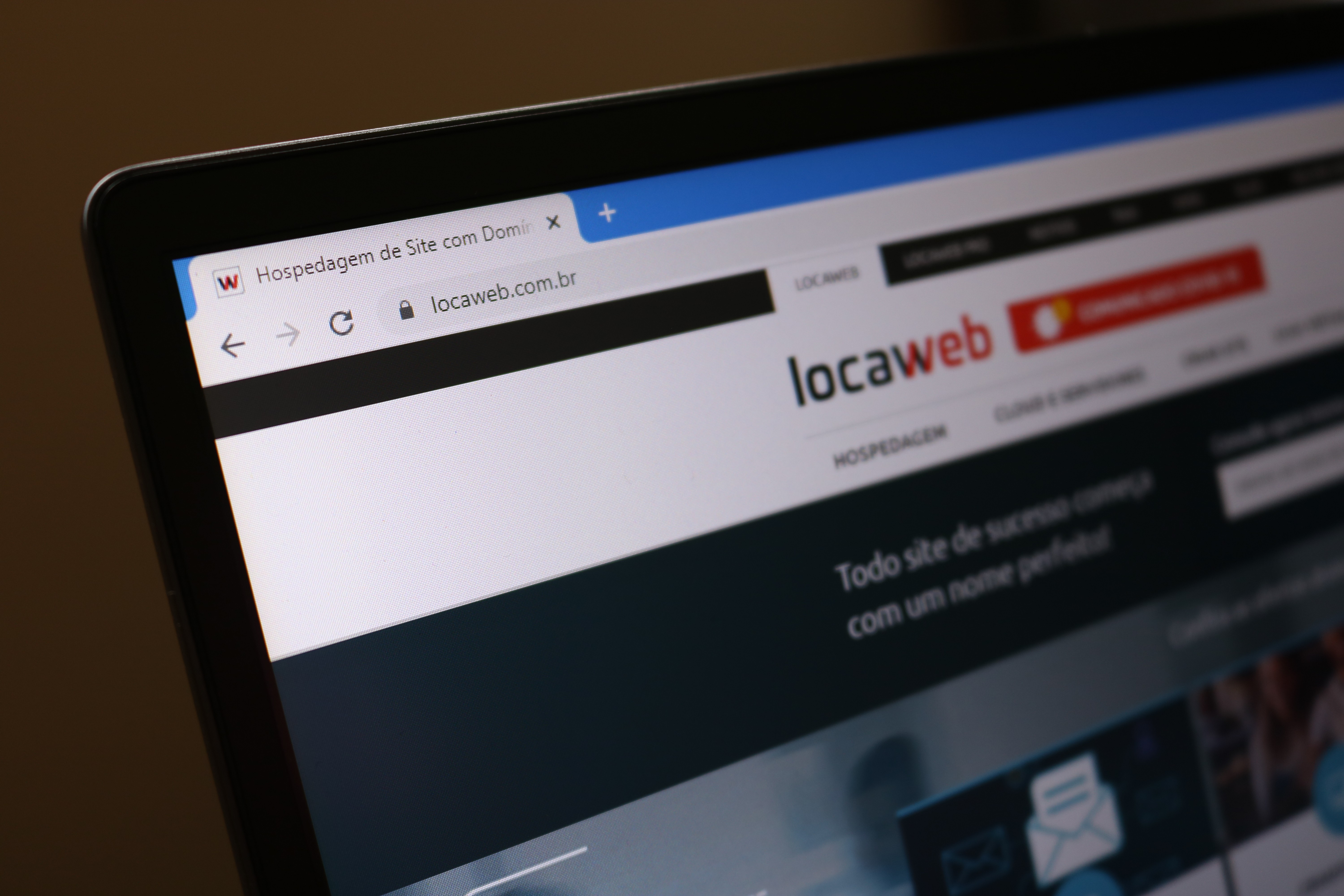 Locaweb fora do ar? Usuários relatam falhas na conexão com o servidor