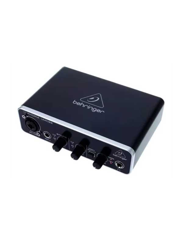 Behringer UMC22