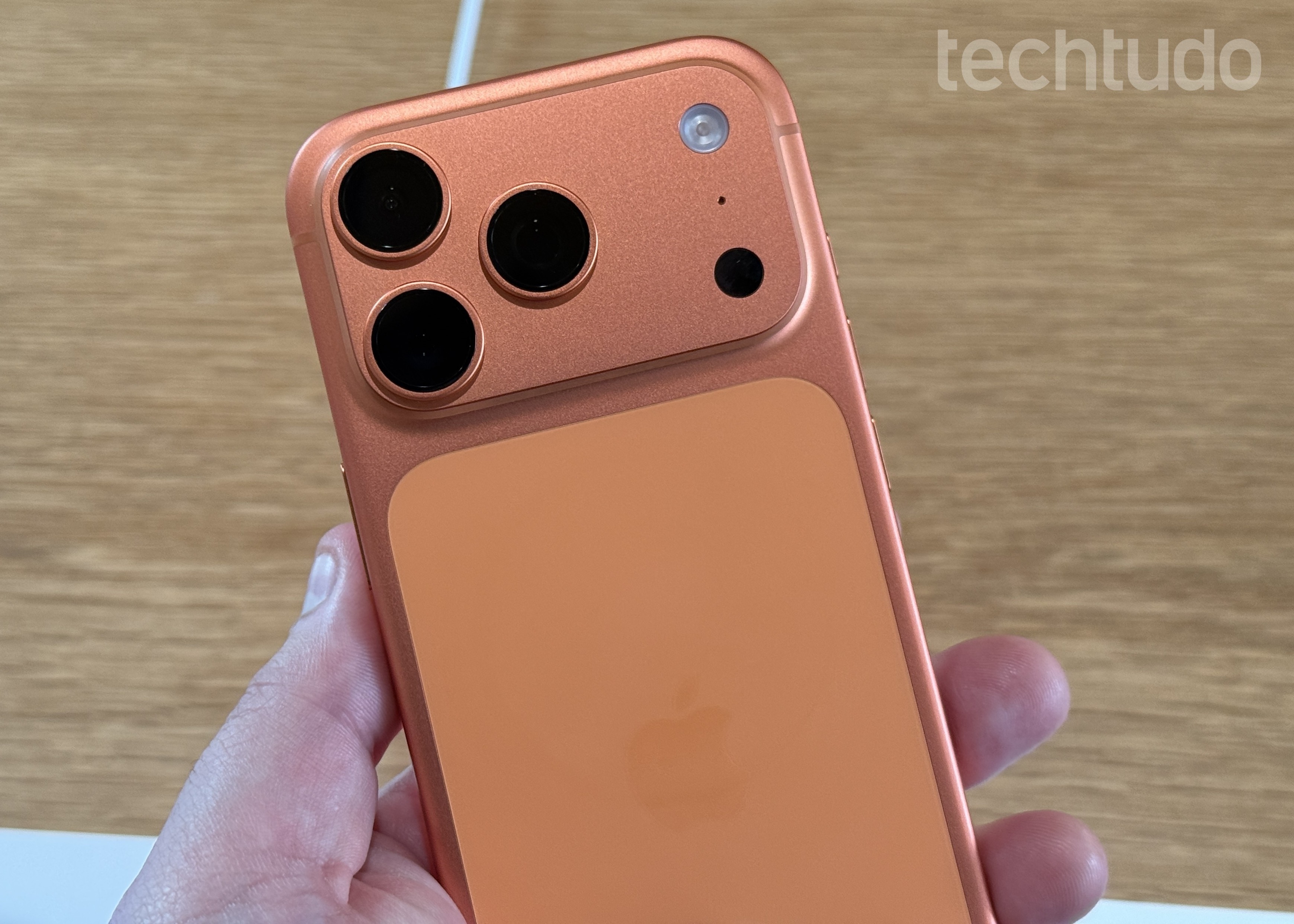 Top de Linha em 2025: iPhones, Samsungs e Mais! Qual Celular é o Seu?