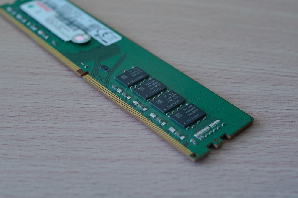 Só Memórias - Memórias Ram Mais Barata do Brasil - Memória RAM Kingston 8GB DDR4  2400MHZ